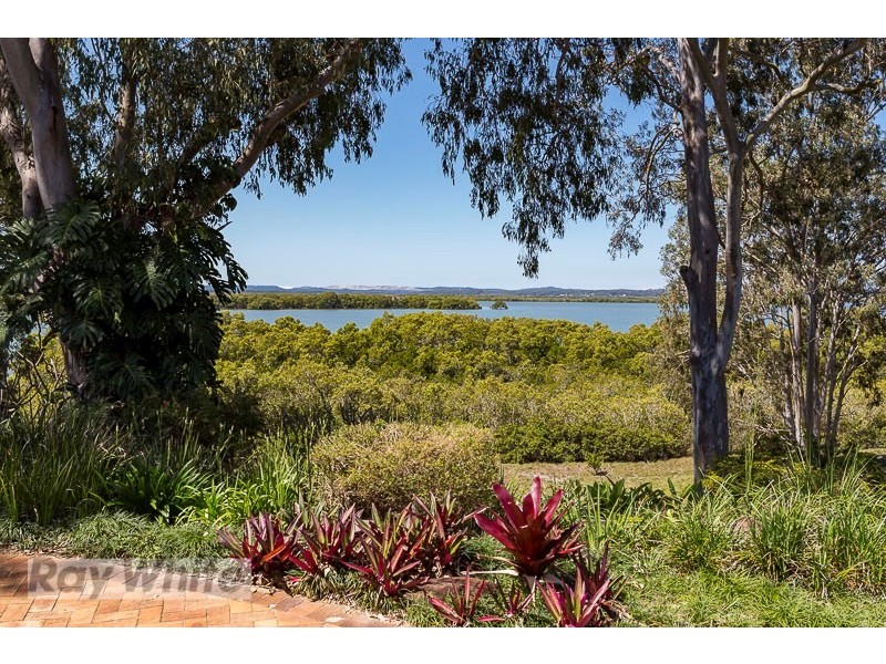 8 Vine Street, Redland Bay QLD 4165