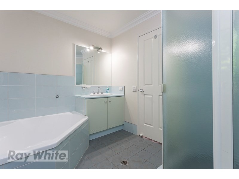 8 Vine Street, Redland Bay QLD 4165