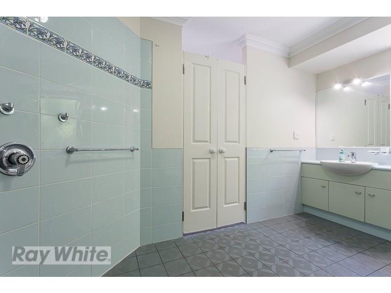 8 Vine Street, Redland Bay QLD 4165