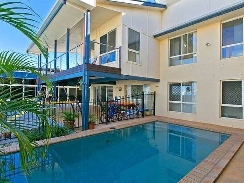 6 Baylink Drive, Redland Bay QLD 4165