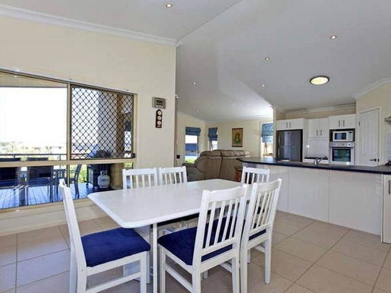 6 Baylink Drive, Redland Bay QLD 4165