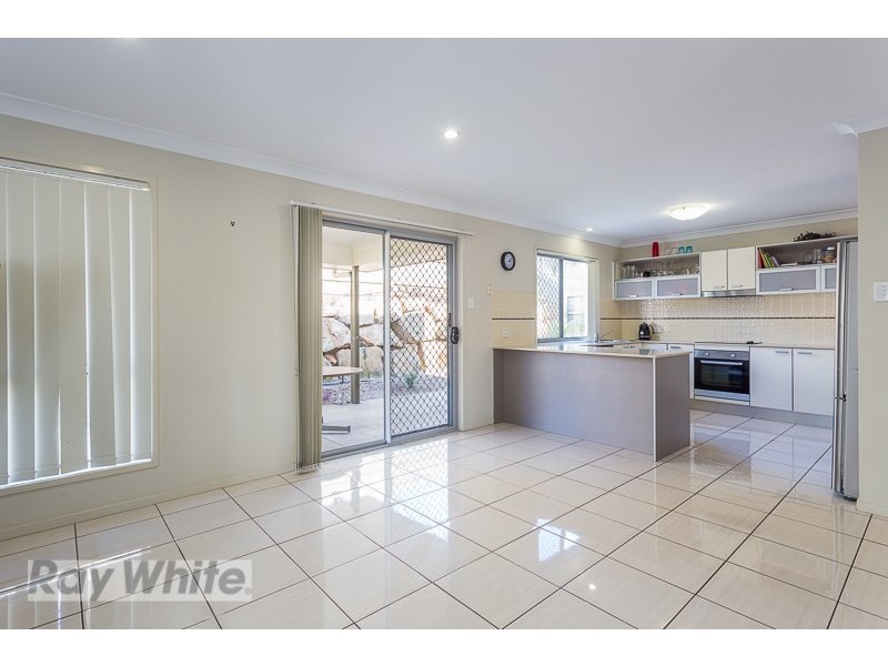 2 Shaw Place, Redland Bay QLD 4165