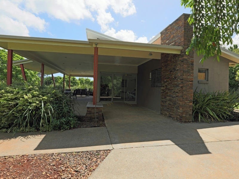 2 Shaw Place, Redland Bay QLD 4165