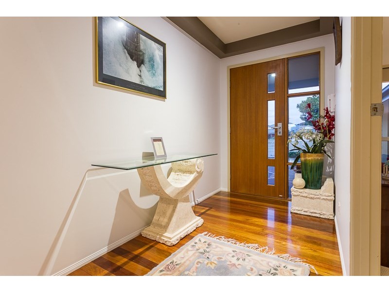 20 Kimbolton Drive, Redland Bay QLD 4165