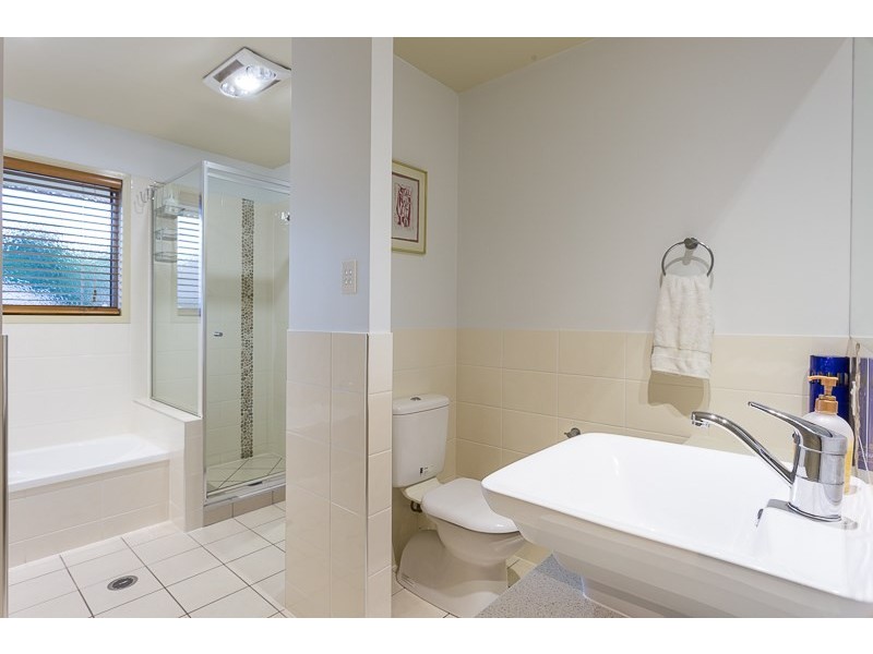 20 Kimbolton Drive, Redland Bay QLD 4165