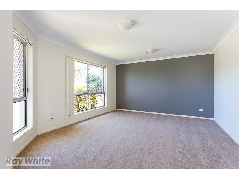 17 Shaw Place, Redland Bay QLD 4165