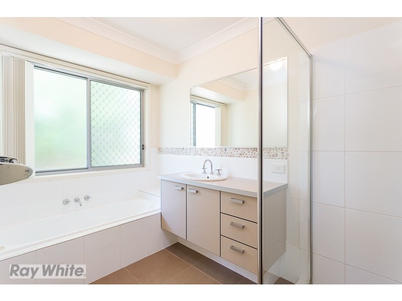 17 Shaw Place, Redland Bay QLD 4165