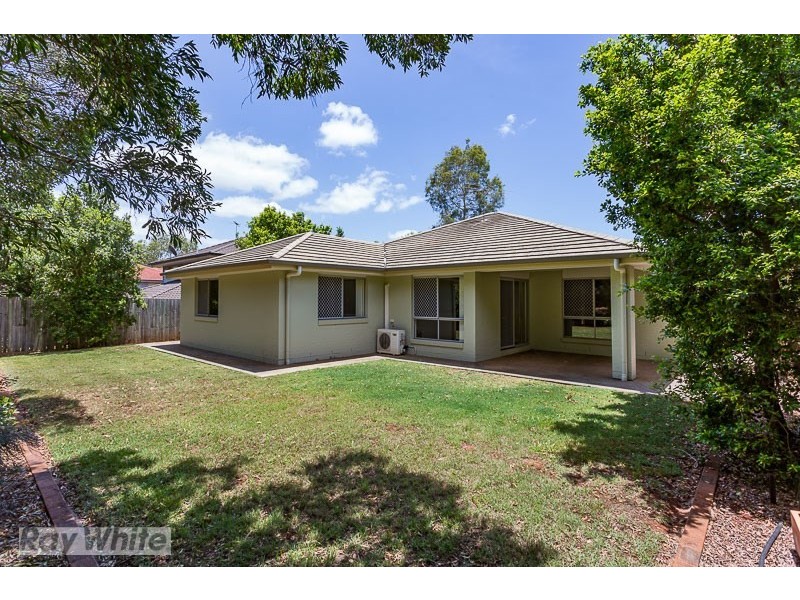 17 Shaw Place, Redland Bay QLD 4165