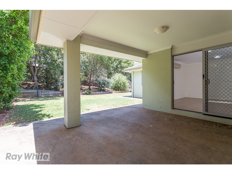 17 Shaw Place, Redland Bay QLD 4165