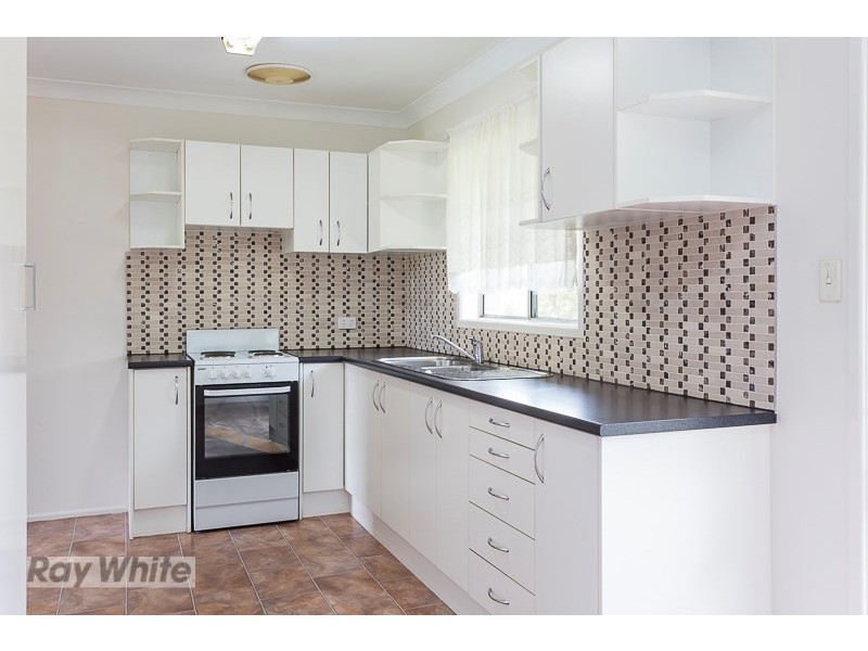 16 Weinam Street, Redland Bay QLD 4165