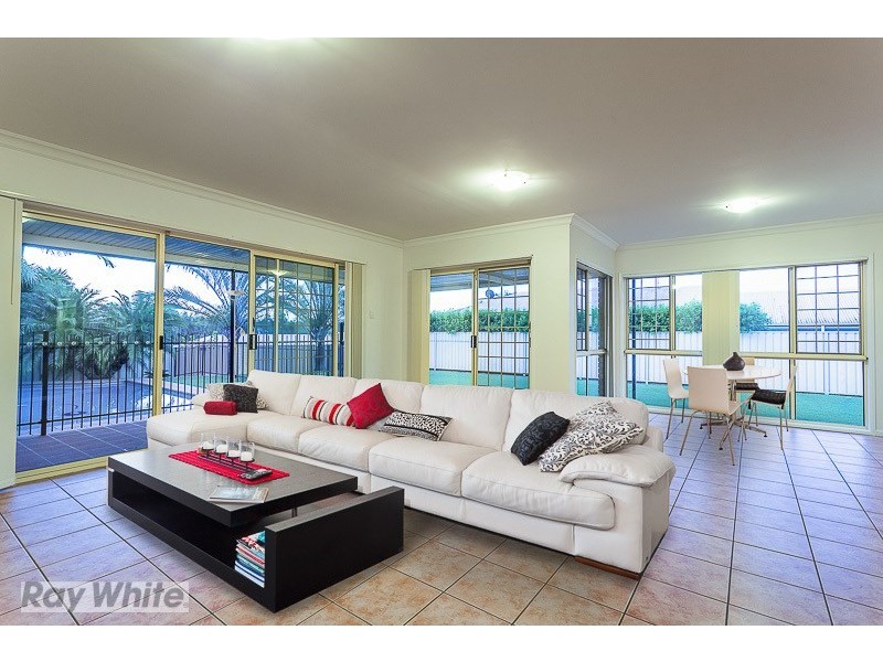 13 Mathison Court, Redland Bay QLD 4165