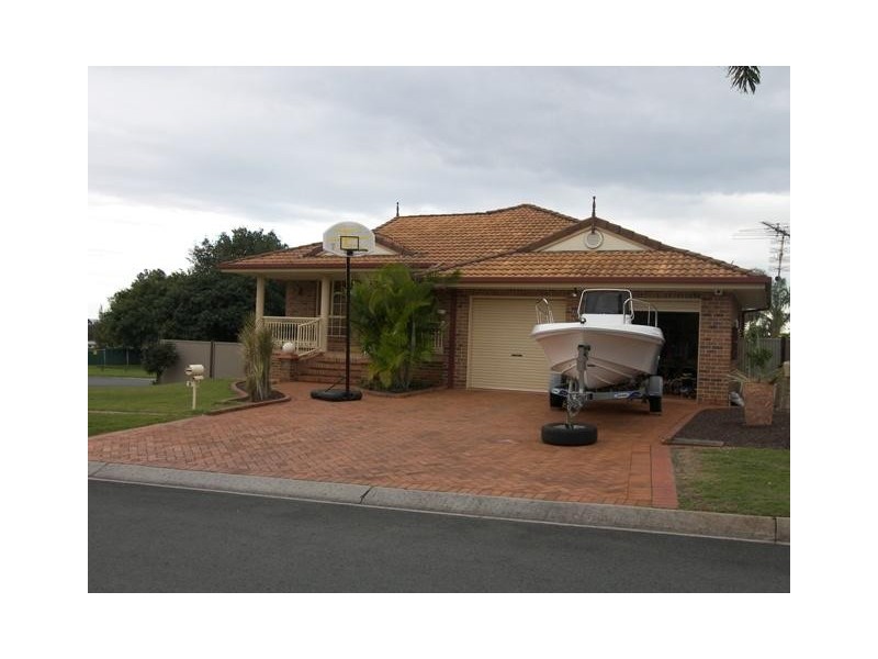 8 Lionel Court, Redland Bay QLD 4165