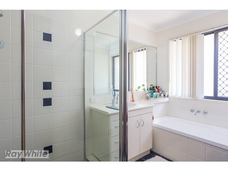 6 Scampi Place, Redland Bay QLD 4165