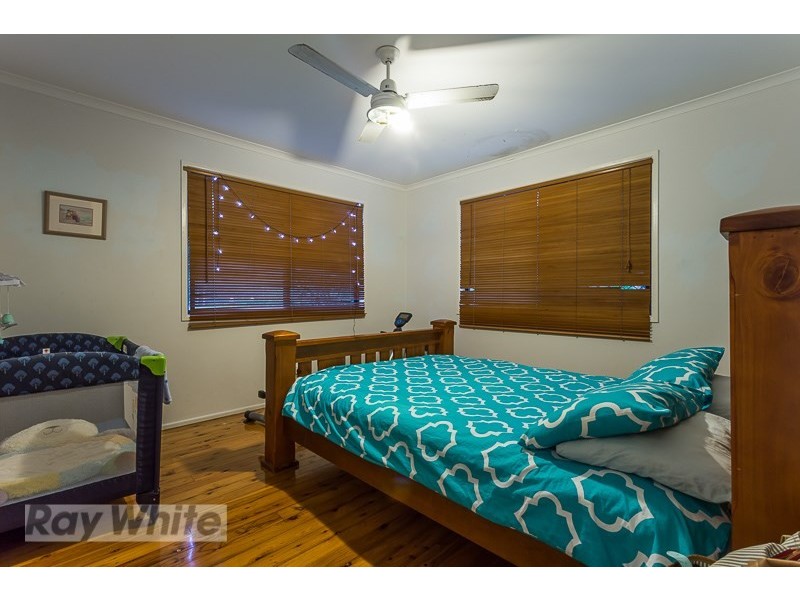 24 Vine Street, Redland Bay QLD 4165