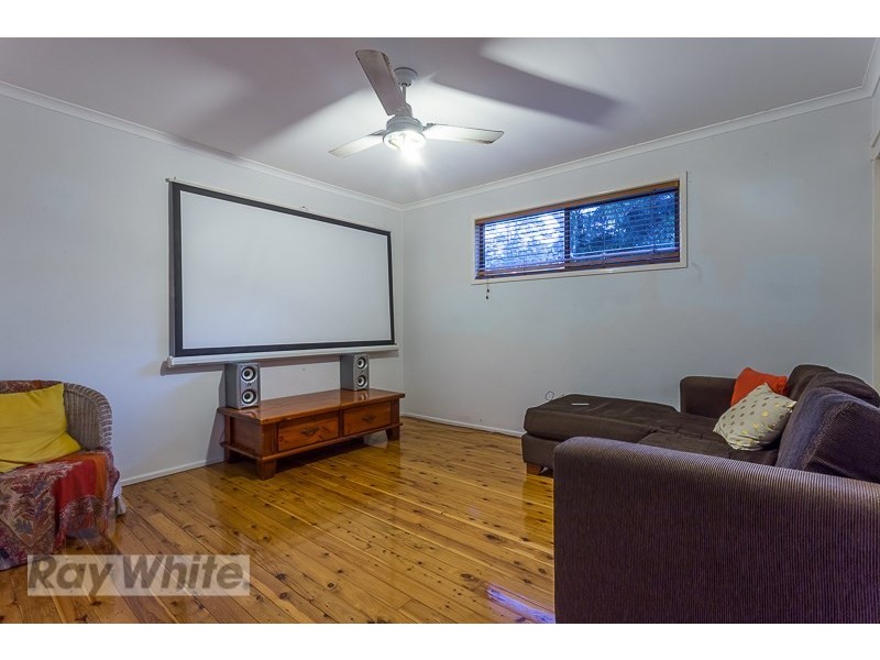 24 Vine Street, Redland Bay QLD 4165