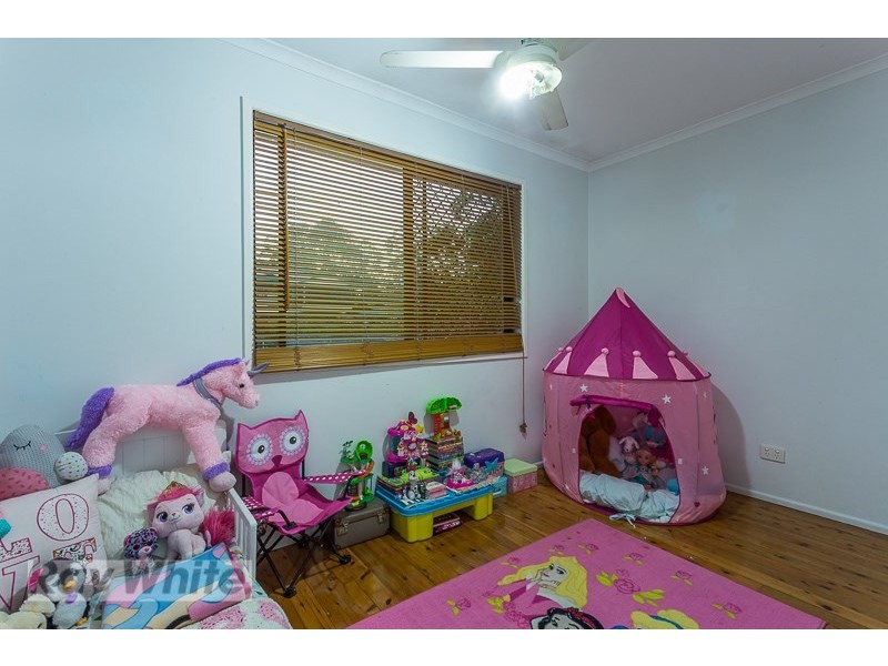 24 Vine Street, Redland Bay QLD 4165