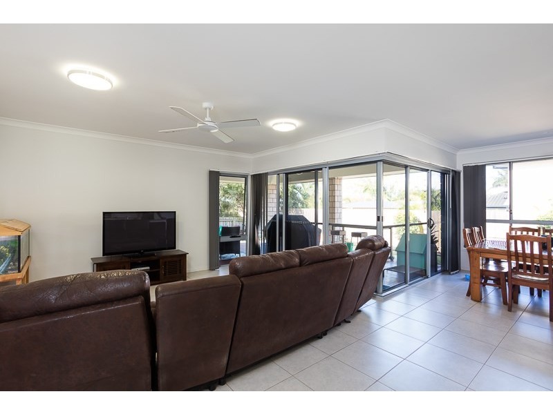 2 Nevis Court, Redland Bay QLD 4165