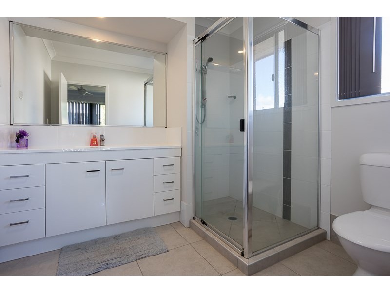 2 Nevis Court, Redland Bay QLD 4165