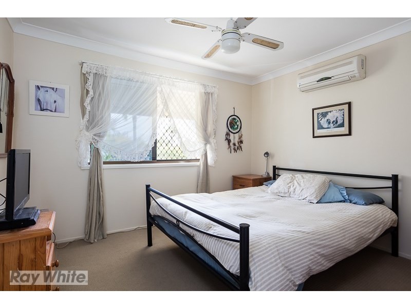 2 Meredith Place, Redland Bay QLD 4165