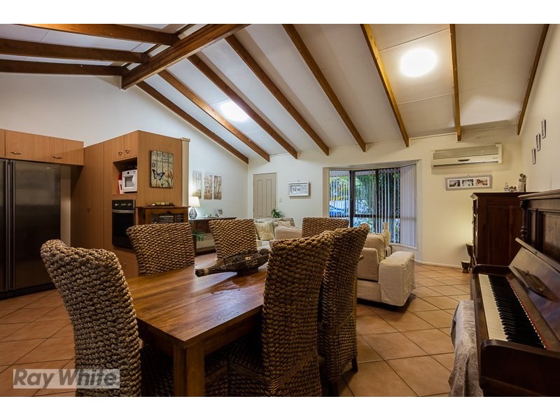 20 Sunningdale Drive, Redland Bay QLD 4165