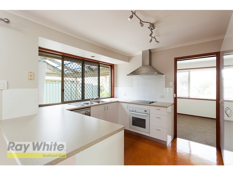 4 Pine Terrace, Redland Bay QLD 4165
