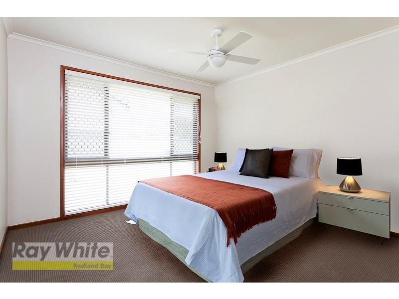 4 Pine Terrace, Redland Bay QLD 4165