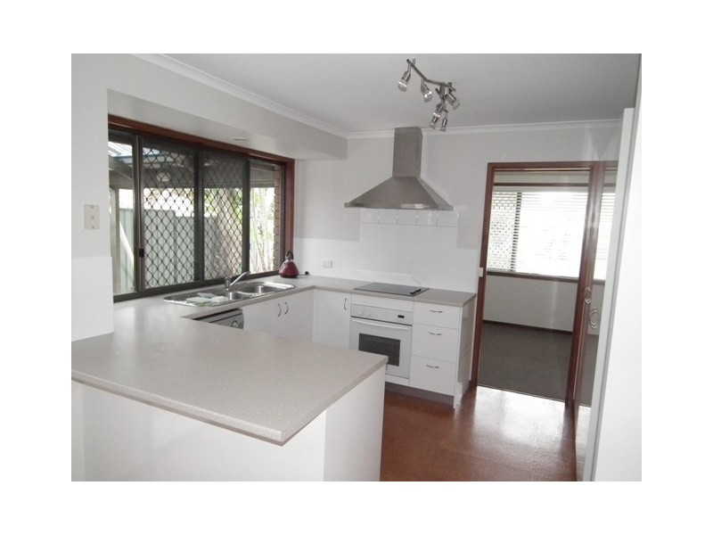 4 Pine Terrace, Redland Bay QLD 4165