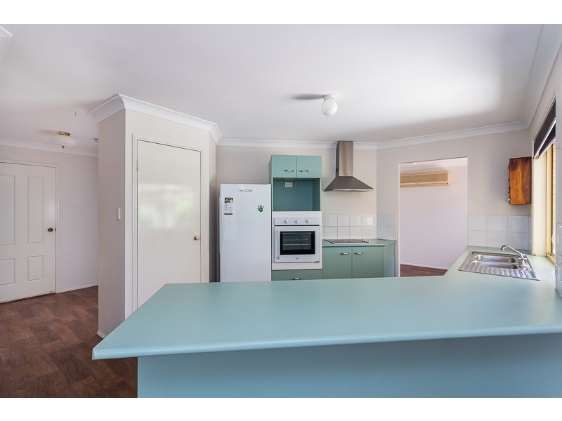 4 Jay Crest, Redland Bay QLD 4165