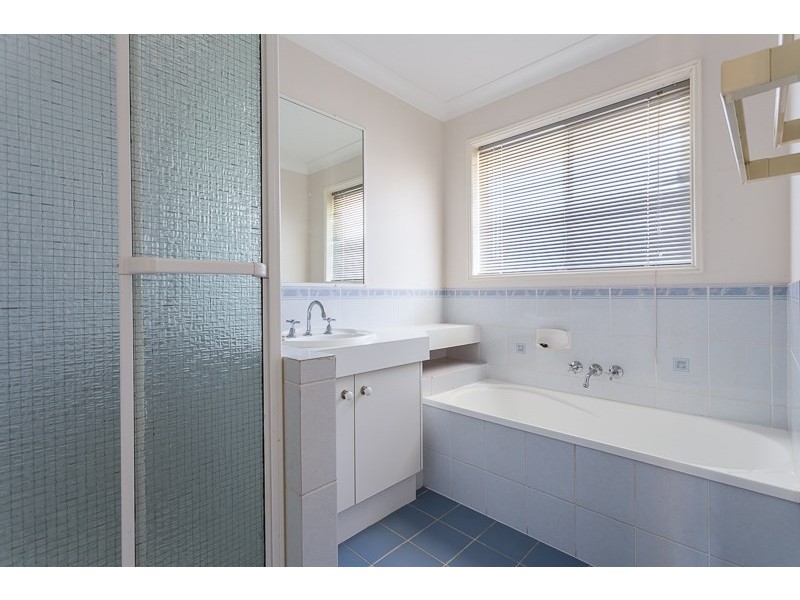 4 Jay Crest, Redland Bay QLD 4165