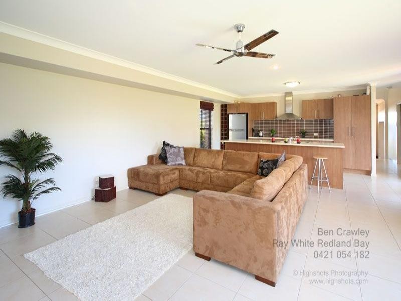 32 Bedarra Street, Redland Bay QLD 4165