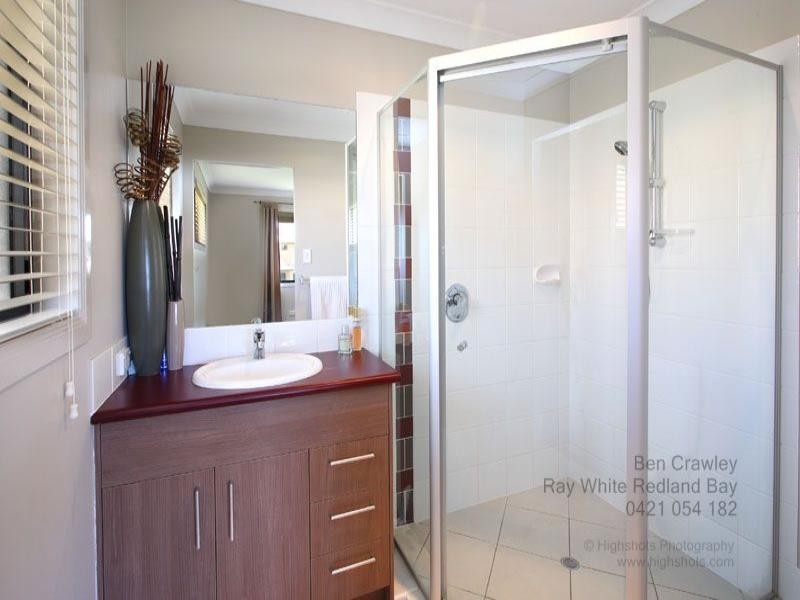 32 Bedarra Street, Redland Bay QLD 4165