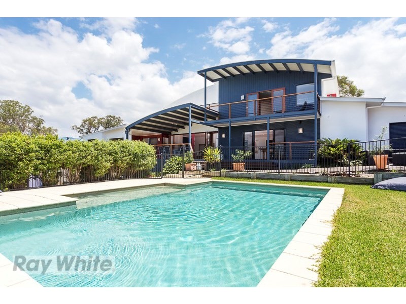 5 Larkspur Street, Redland Bay QLD 4165