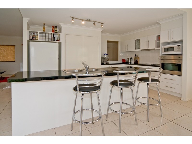 72 Penzance Drive, Redland Bay QLD 4165