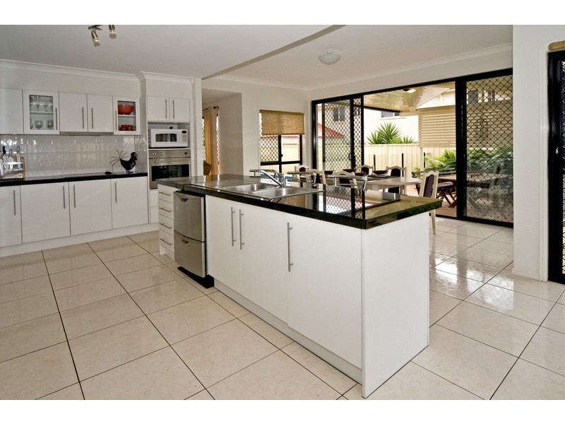 72 Penzance Drive, Redland Bay QLD 4165