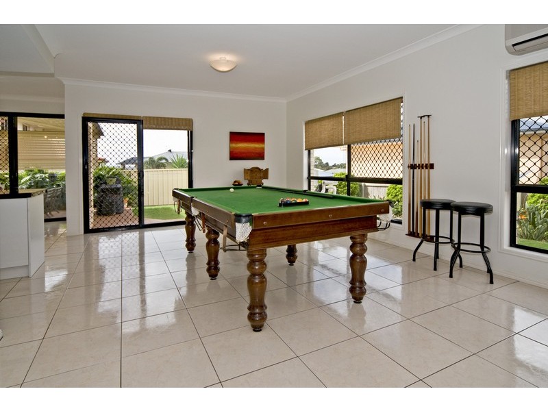 72 Penzance Drive, Redland Bay QLD 4165