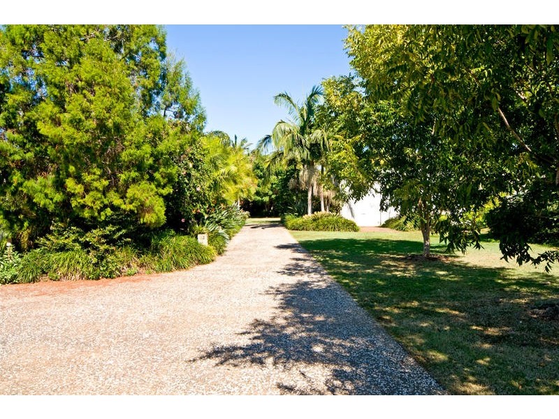 24 Wilson Esplanade, Redland Bay QLD 4165
