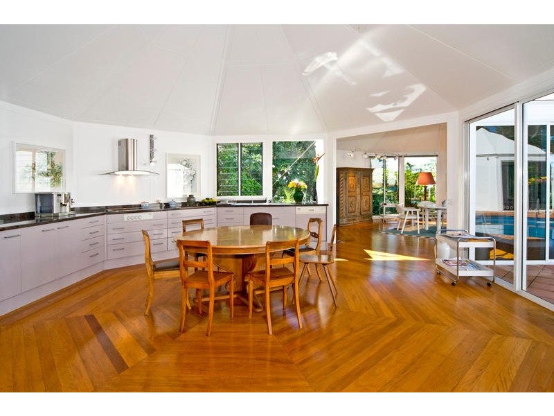 24 Wilson Esplanade, Redland Bay QLD 4165