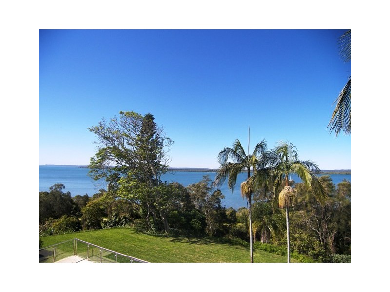 24 Wilson Esplanade, Redland Bay QLD 4165