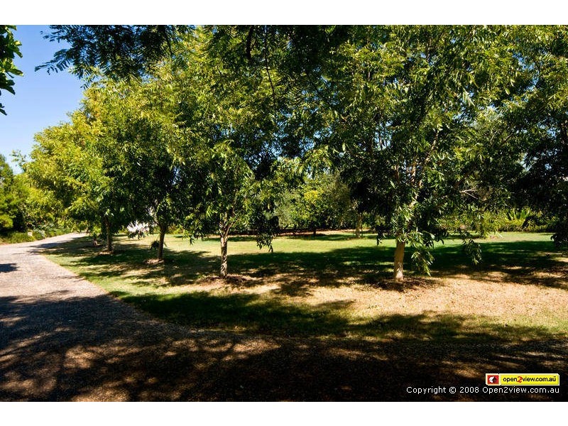 24 Wilson Esplanade, Redland Bay QLD 4165