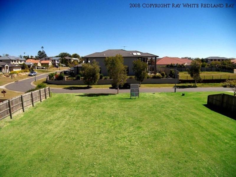 17 Penzance Drive, Redland Bay QLD 4165