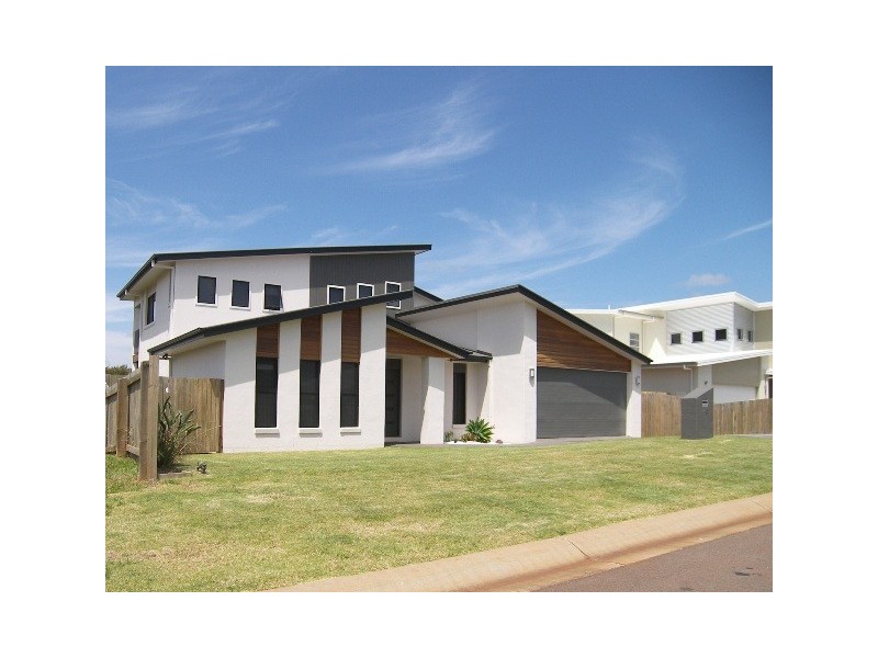 69 Spinnaker Circuit, Redland Bay QLD 4165