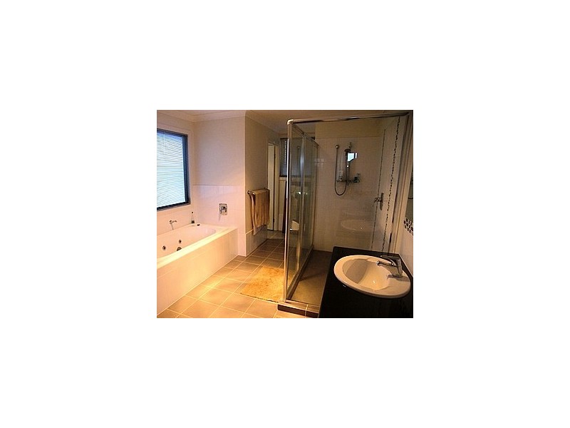 69 Spinnaker Circuit, Redland Bay QLD 4165