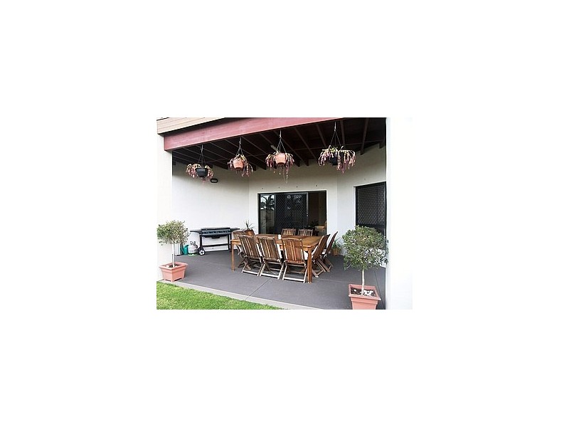 69 Spinnaker Circuit, Redland Bay QLD 4165