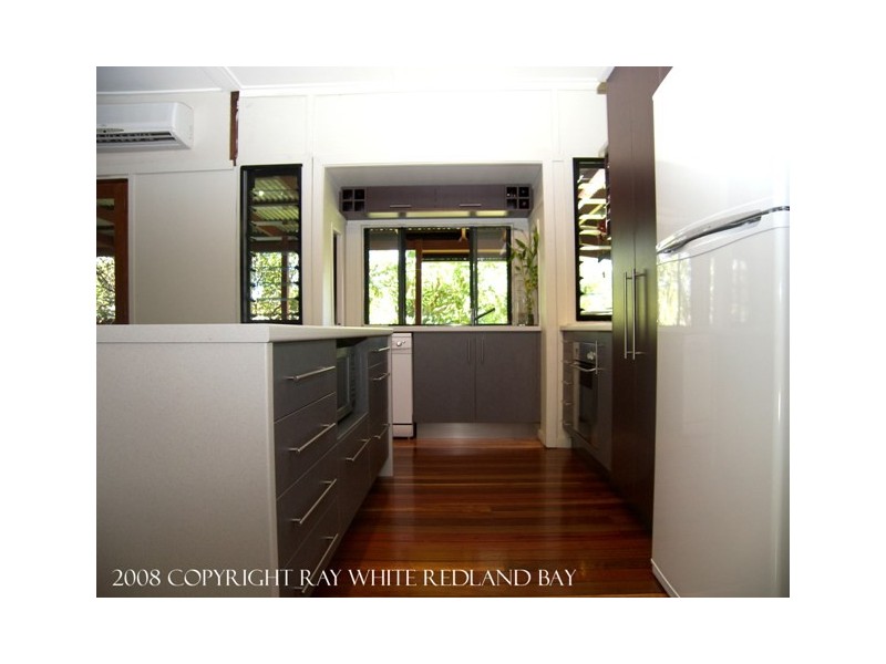 6 Oakland Avenue, Redland Bay QLD 4165