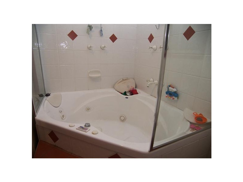 42 Rusbrook Street, Redland Bay QLD 4165