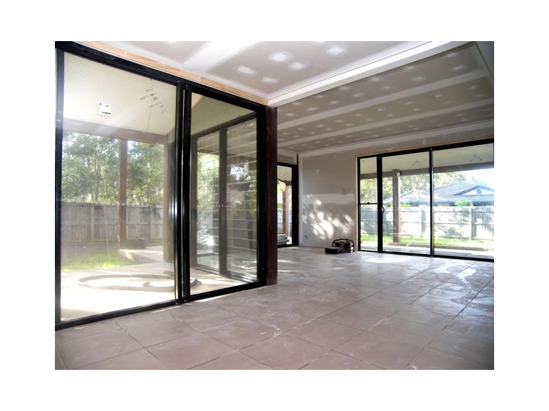 13 Spike Street, Redland Bay QLD 4165