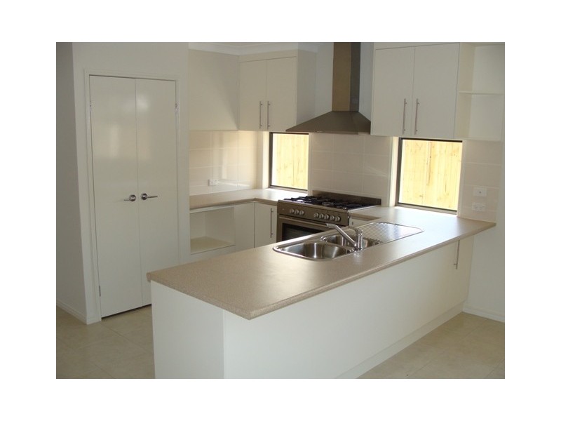 5 School Road, Victoria Point QLD 4165