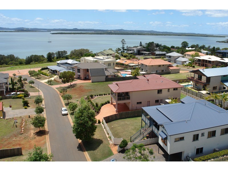 11 Waterfront Place, Redland Bay QLD 4165