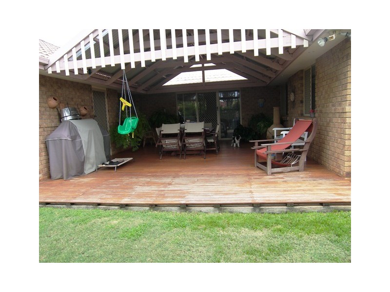 3 Gleneagles Court, Redland Bay QLD 4165