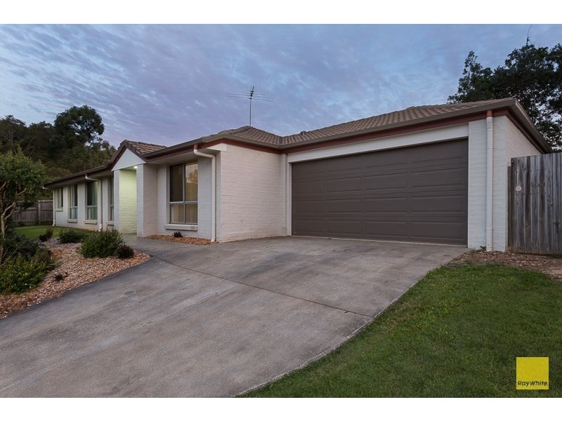 8 Green Place, Redland Bay QLD 4165